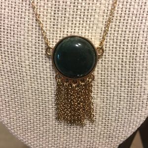💕Beautiful gold necklace with emerald green stone